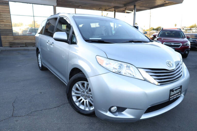 2015 Toyota Sienna XLE 8-Passenger