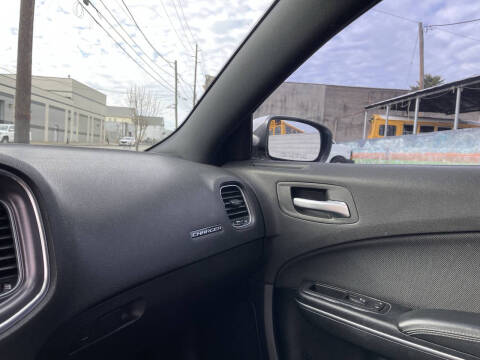 2015 Dodge Charger SE