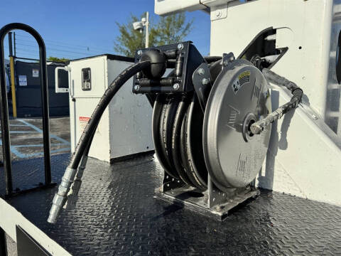 2017 Freightliner M2 106