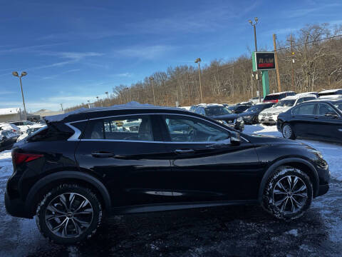 2017 Infiniti QX30 Premium