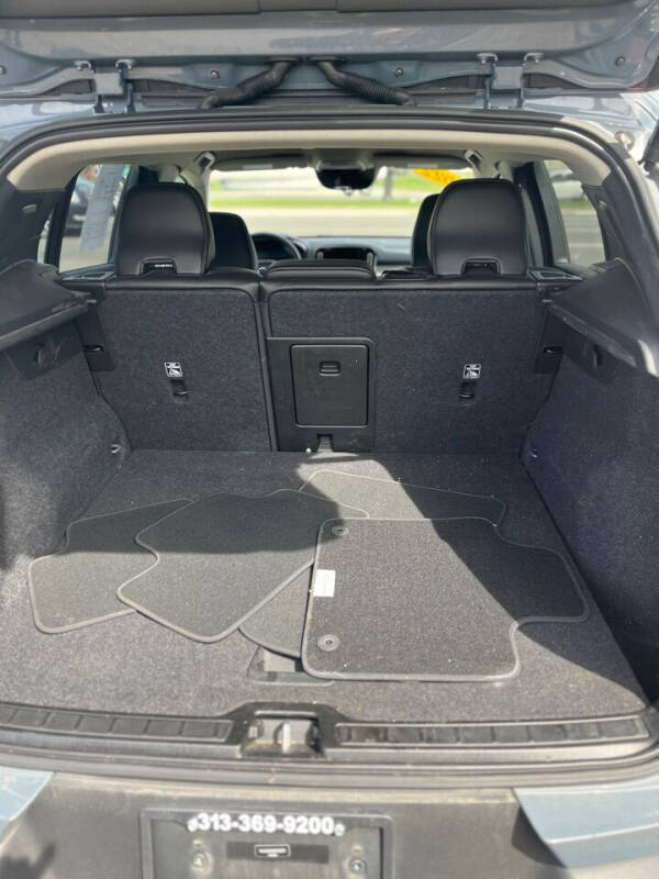 2022 Volvo XC40 T4 Momentum