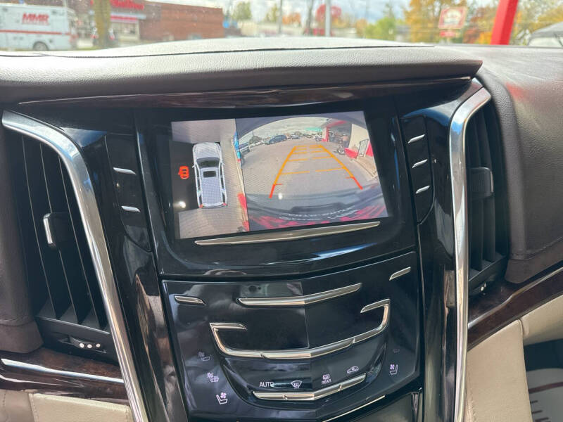 2016 Cadillac Escalade ESV Luxury Collection