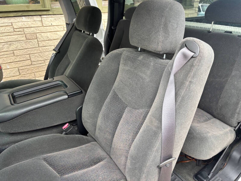 2004 Chevrolet Silverado 1500 LS