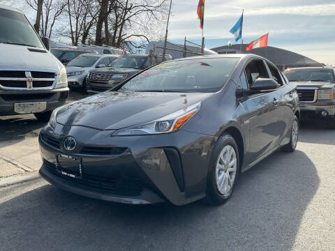 2022 Toyota Prius LE
