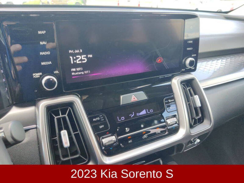 2023 Kia Sorento S