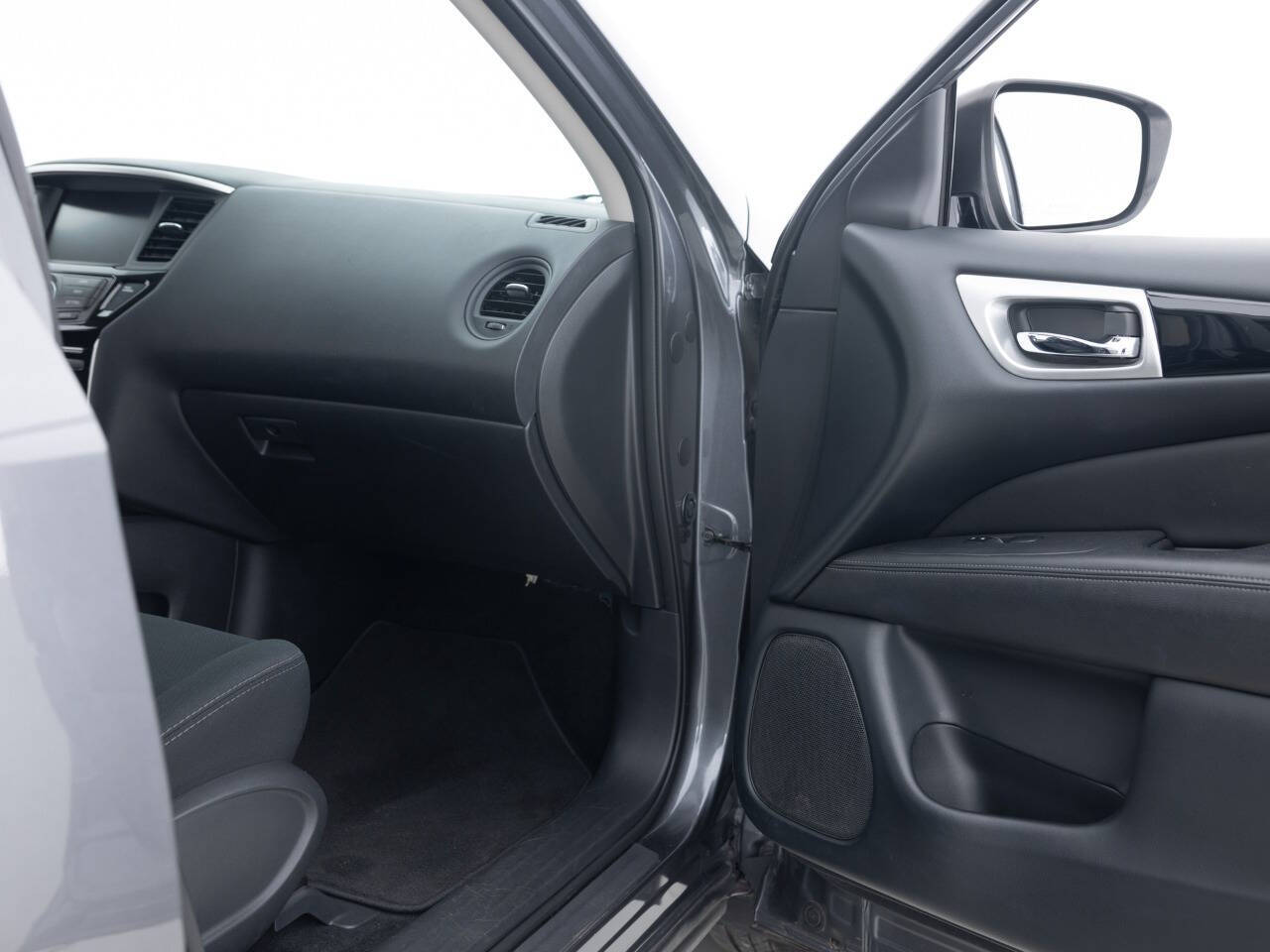 Used Car 2018 Nissan Pathfinder  S 4x4 4dr Suv For Sale Under $15,000 In Coal City, Illinois