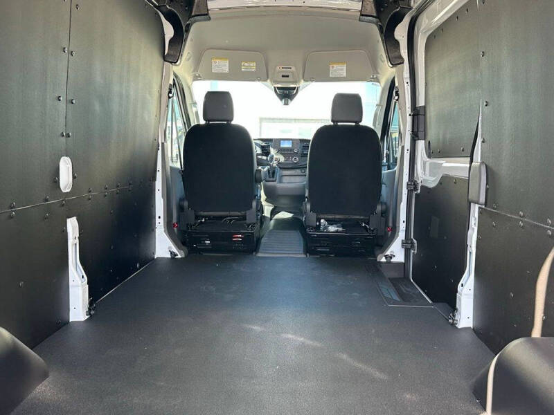 2025 Ford Transit 250