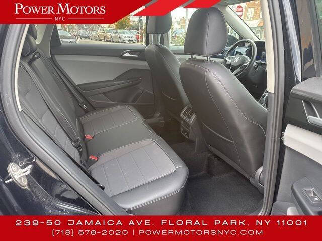 2023 Volkswagen Taos SE 4Motion