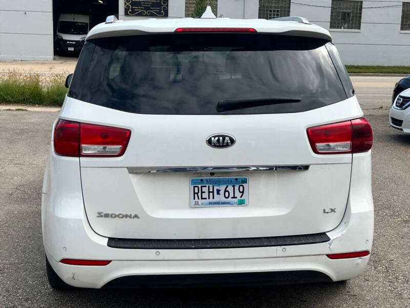 2016 Kia Sedona LX