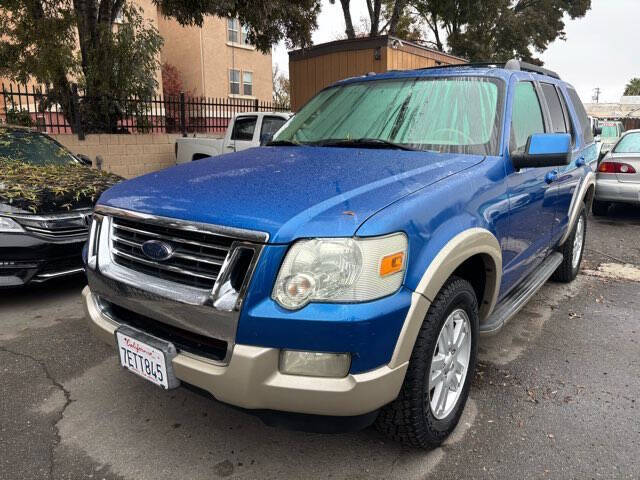 2010 Ford Explorer Eddie Bauer's photo