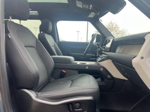 2025 Land Rover Defender 90 P400 X-Dynamic SE