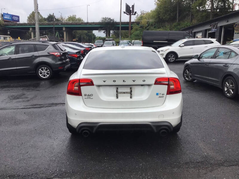 2015 Volvo S60 T6 R-Design Platinum