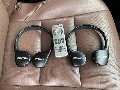 2017 Toyota Sienna Limited Premium 7-Passenger