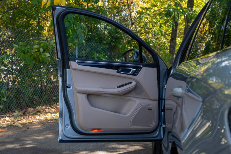 2026 Porsche Macan T