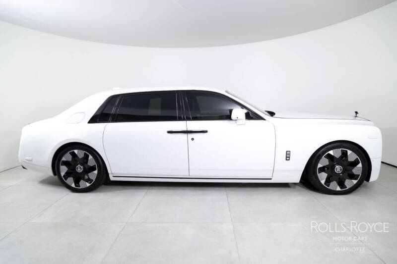 2022 Rolls-Royce Phantom EWB