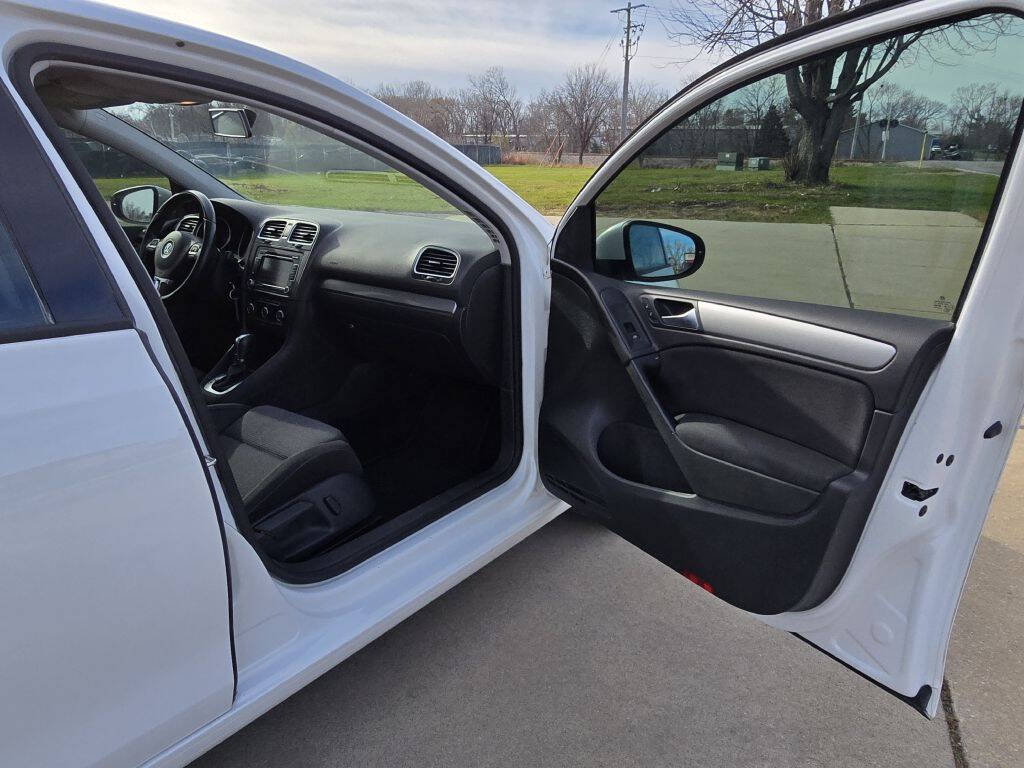 2014 Volkswagen Golf TDI photo 11