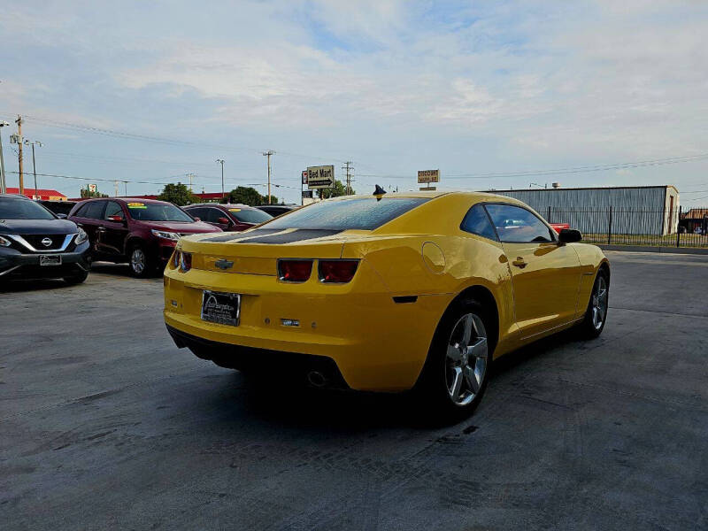 2011 Chevrolet Camaro 1LT photo 4