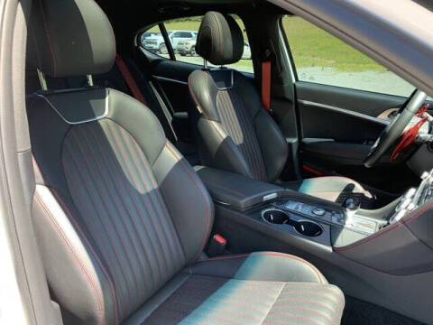 2023 Genesis G70