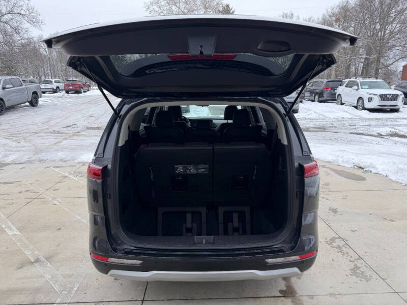 2024 Kia Carnival LX