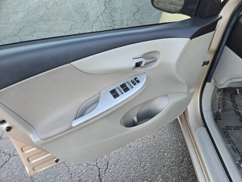 2013 Toyota Corolla LE