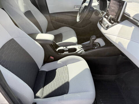 2025 Toyota Corolla Hatchback SE