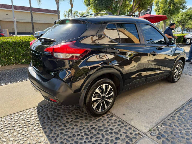 2019 Nissan Kicks S