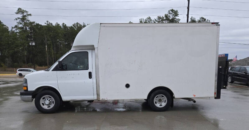 2017 Chevrolet Express Cutaway Base photo 10