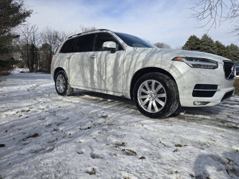 2016 Volvo XC90 T6 Momentum