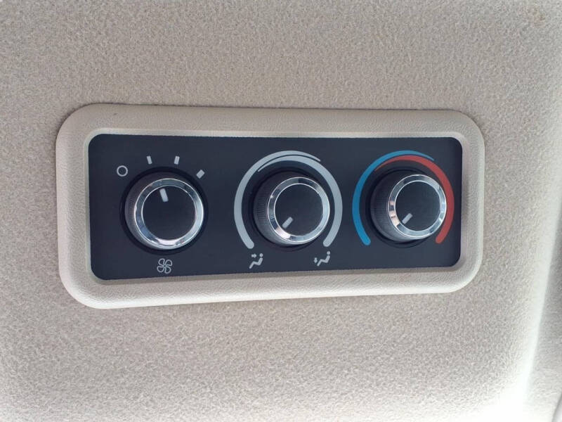 2025 Chevrolet Express LT 3500