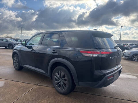 2022 Nissan Pathfinder S