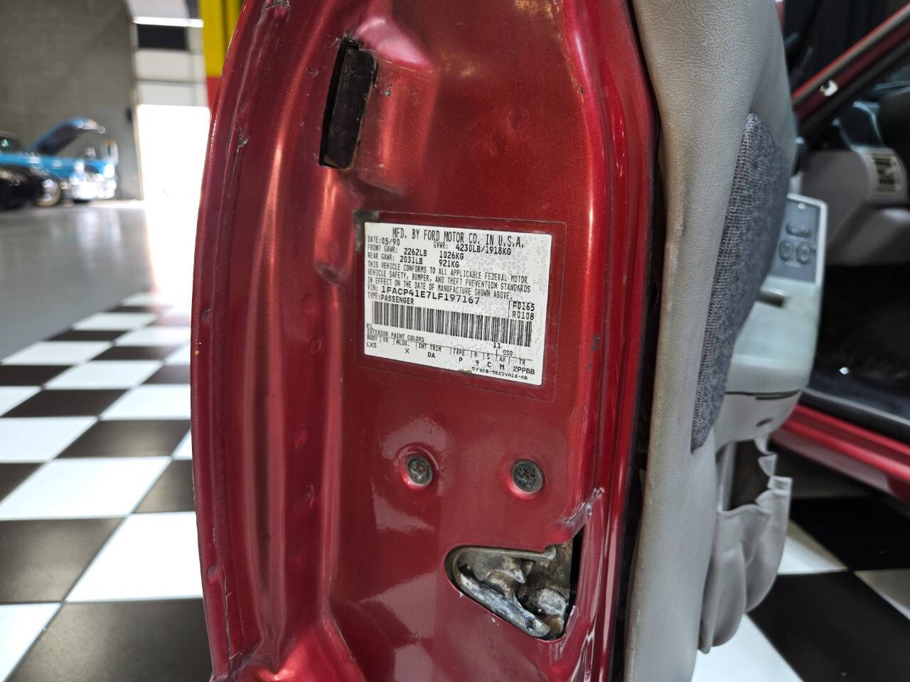 1990 Ford Mustang 60