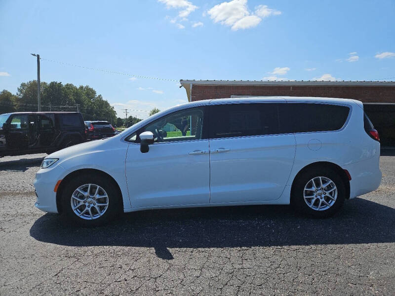 2023 Chrysler Pacifica Touring L