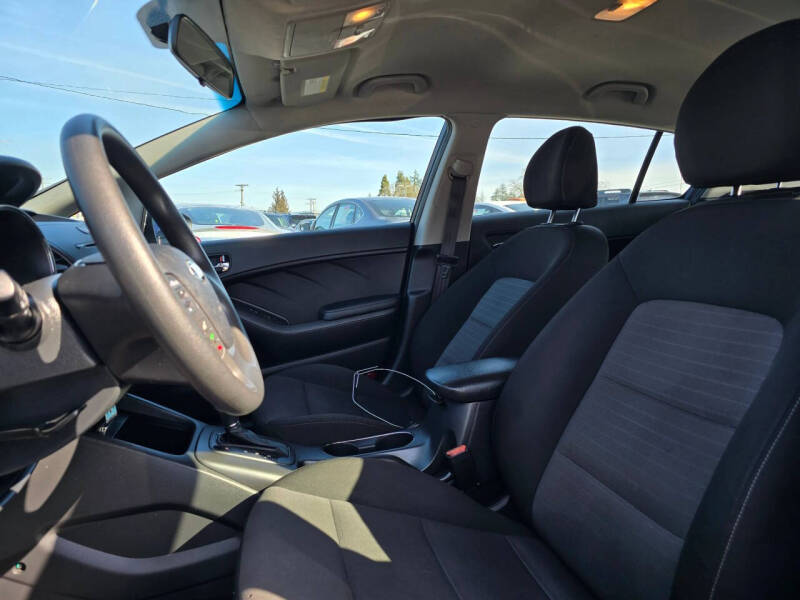 2016 Kia Forte5 LX