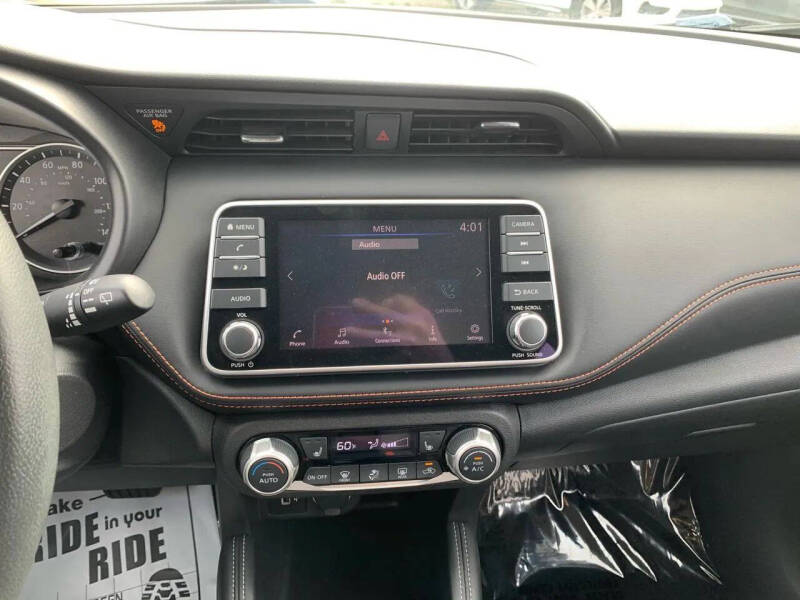 2020 Nissan Kicks SR