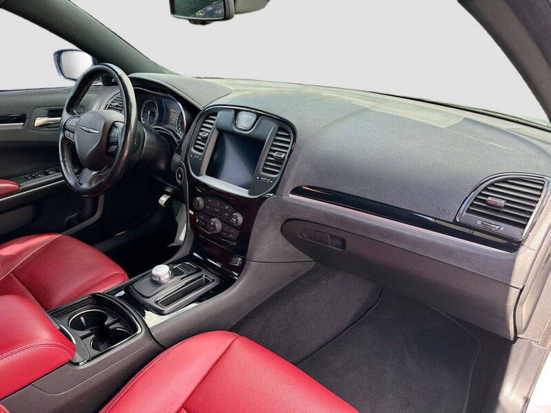 2021 Chrysler 300 S V8