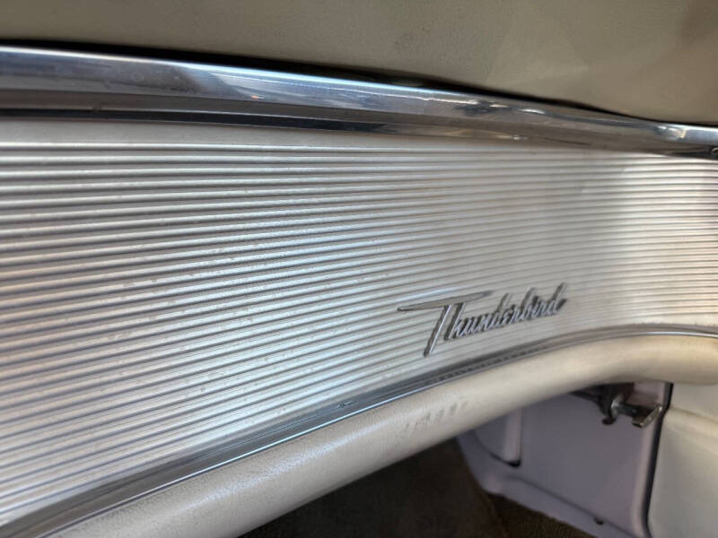 1963 Ford Thunderbird