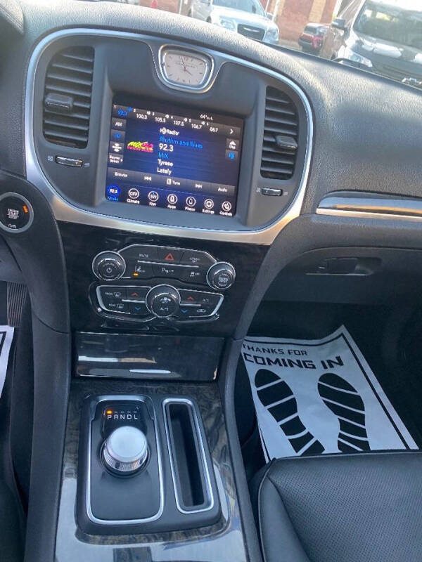 2021 Chrysler 300 Touring L