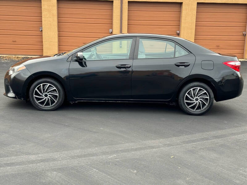 2016 Toyota Corolla LE photo 8