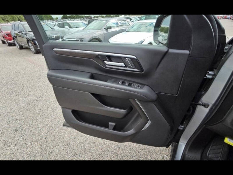 2025 Chevrolet Suburban Z71