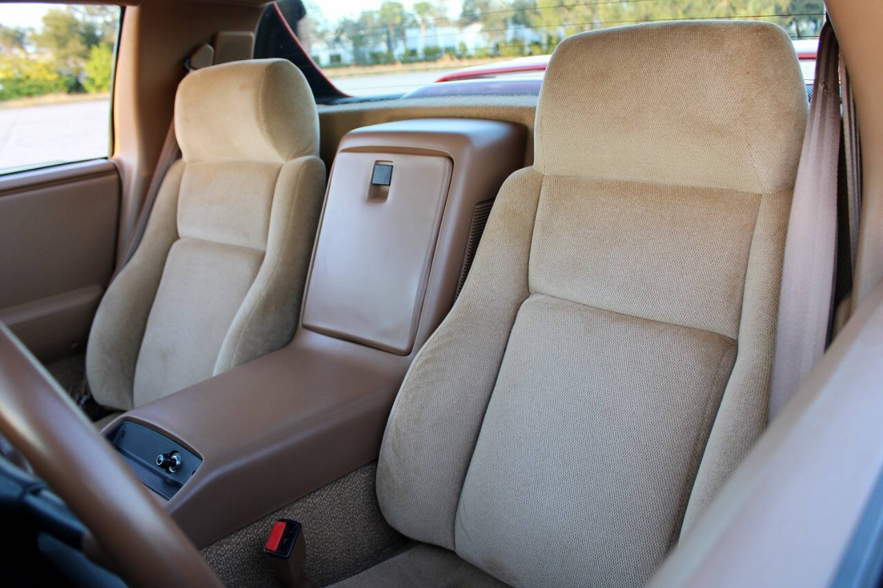 1988 Pontiac Fiero 13