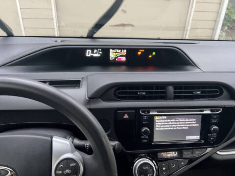 2016 Toyota Prius c Persona Special Edition