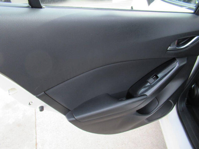 2017 Mazda MAZDA3 Sport