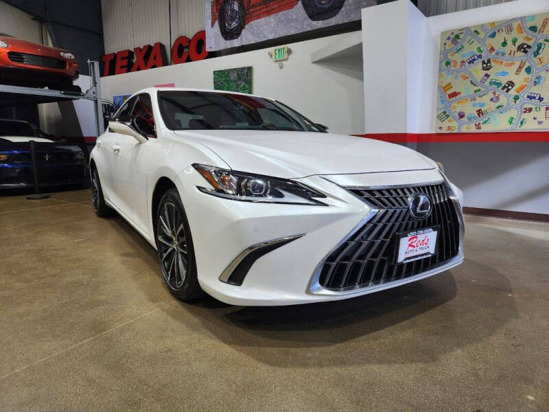 2023 Lexus ES 300h