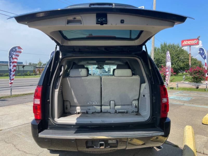 2014 Chevrolet Tahoe LTZ photo 18