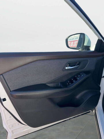 2022 Nissan Rogue SV