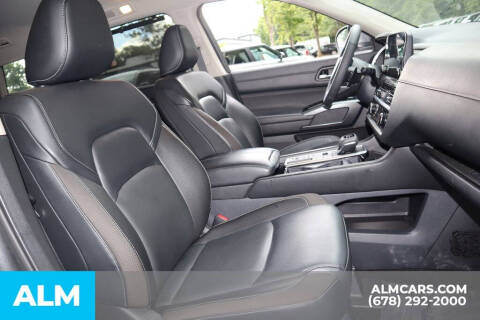 2023 Nissan Pathfinder SL