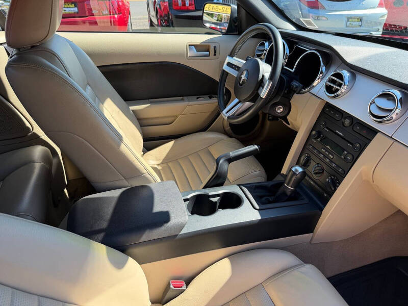 2005 Ford Mustang GT Premium