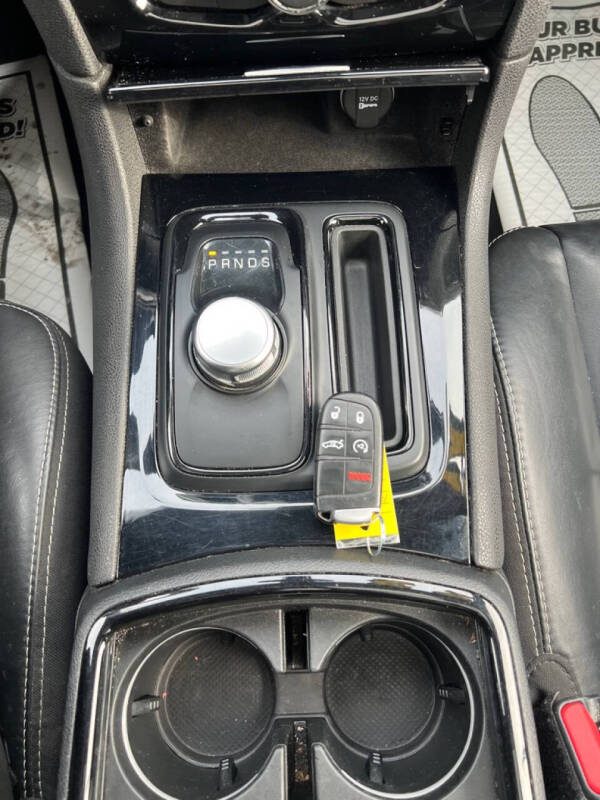 2023 Chrysler 300 S V6