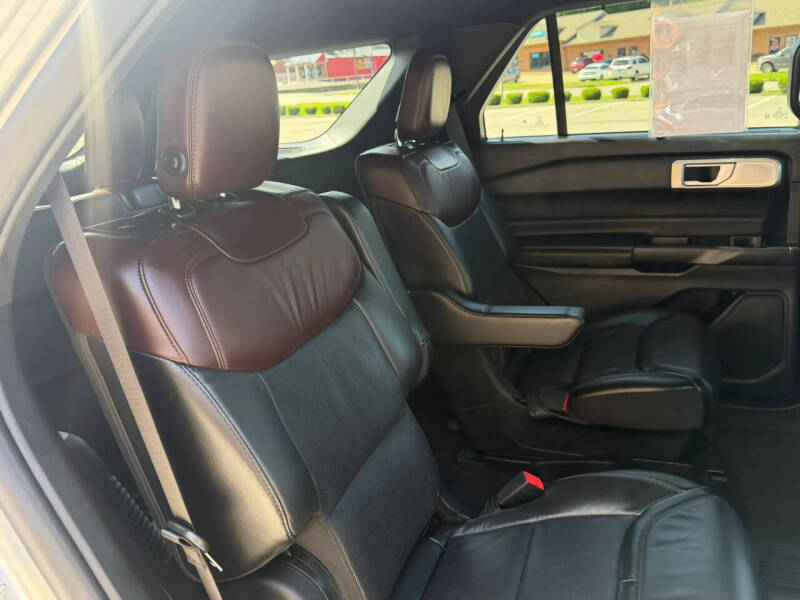 2020 Ford Explorer Platinum