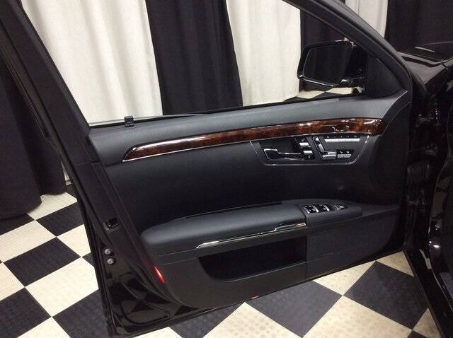 2011 Mercedes-Benz S-Class S 550 4MATIC